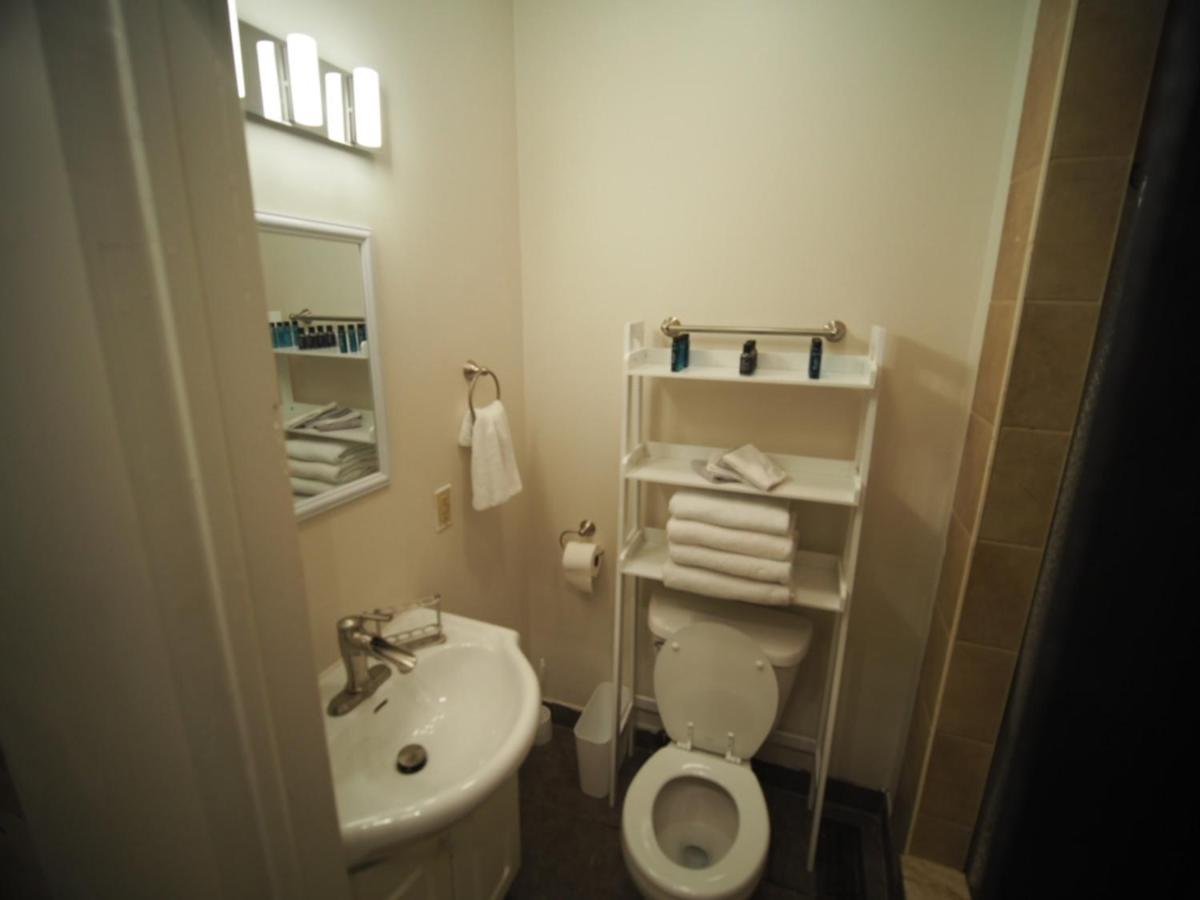 Cozy 1 Bedroom Centrally Located Гамильтон Экстерьер фото